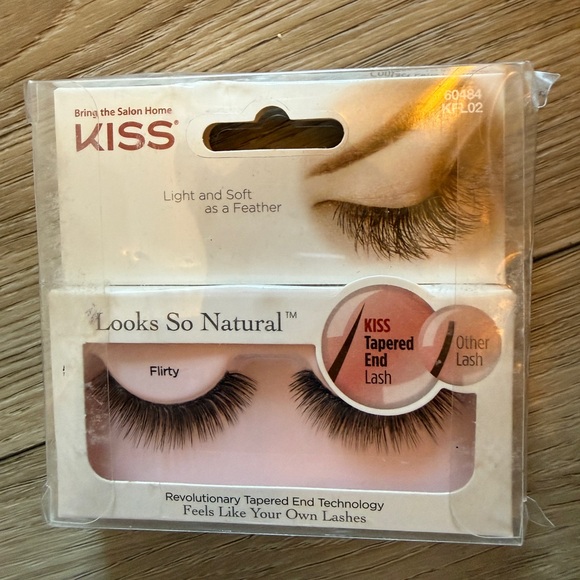 Kiss Other - KISS Flirty Natural Lashes - Black